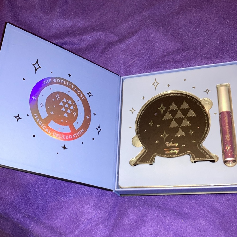 HP🎊🎊🎊🎊Disney x Ulta Beauty Eyeshadow Palette EPCOT